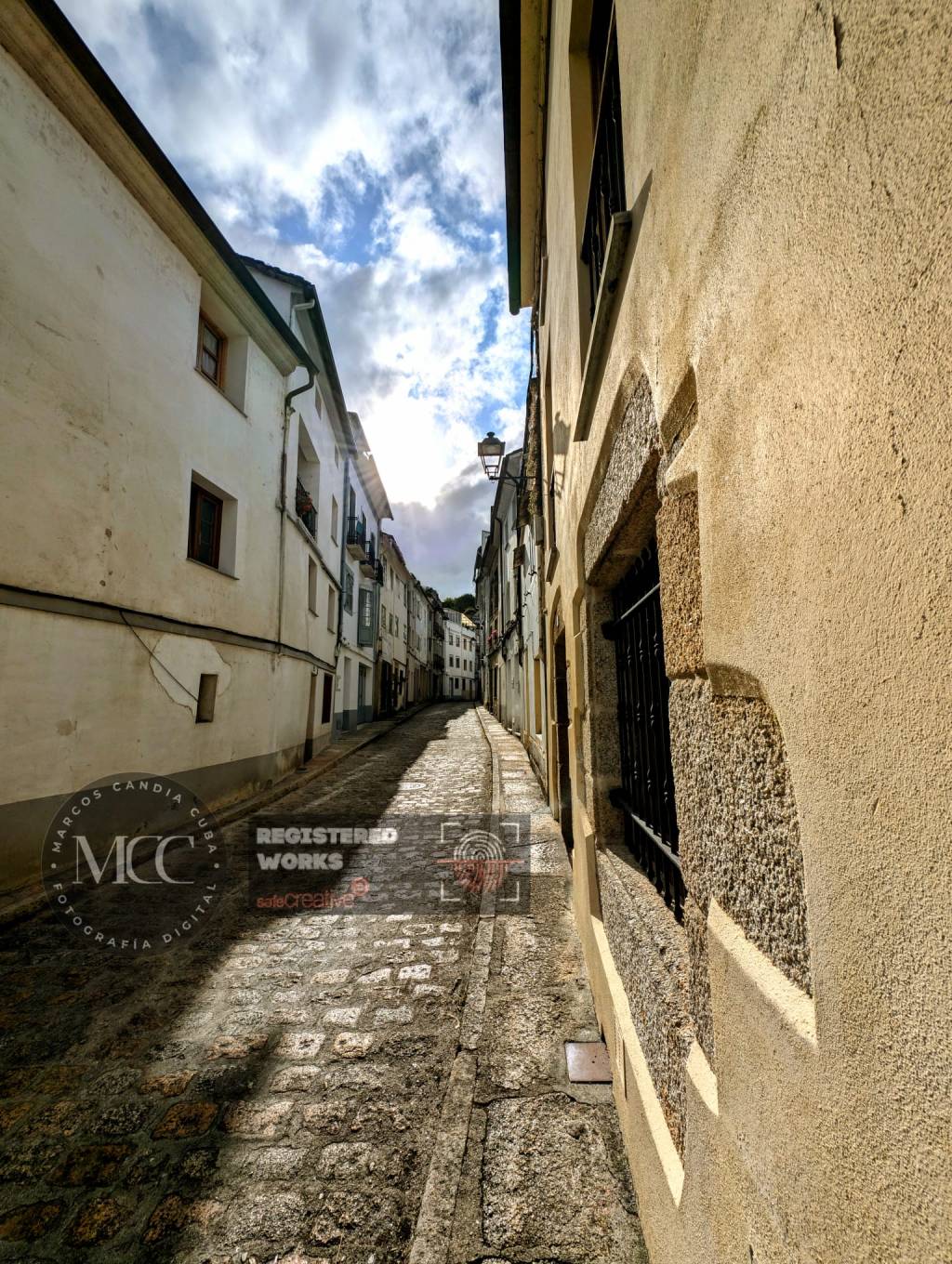 Paseando pola rúa Álvaro&nbsp;Cunqueiro