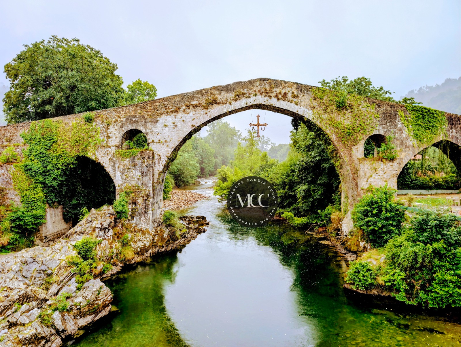 Cangas de Onís: a vella ponte que garda o Reino de Asturias